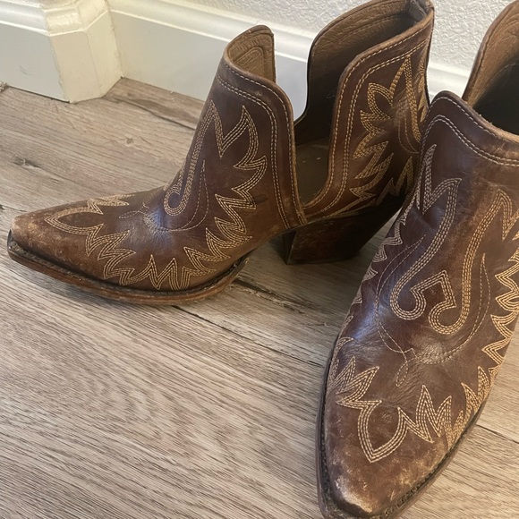 Ariat Shoes - Ariat Dixon distressed brown bootie